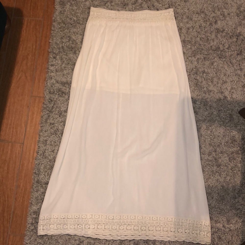 Shear long white maxi skirt